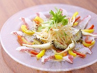 ゆったり掘りごたつで海鮮料理と沖縄料理が味わえる店 魚じん
